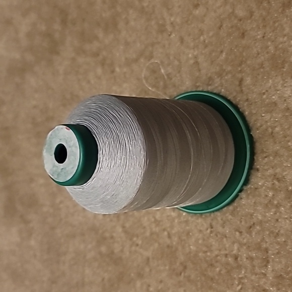 Large Spool Of Embroidery Thread - Picture 1 of 3